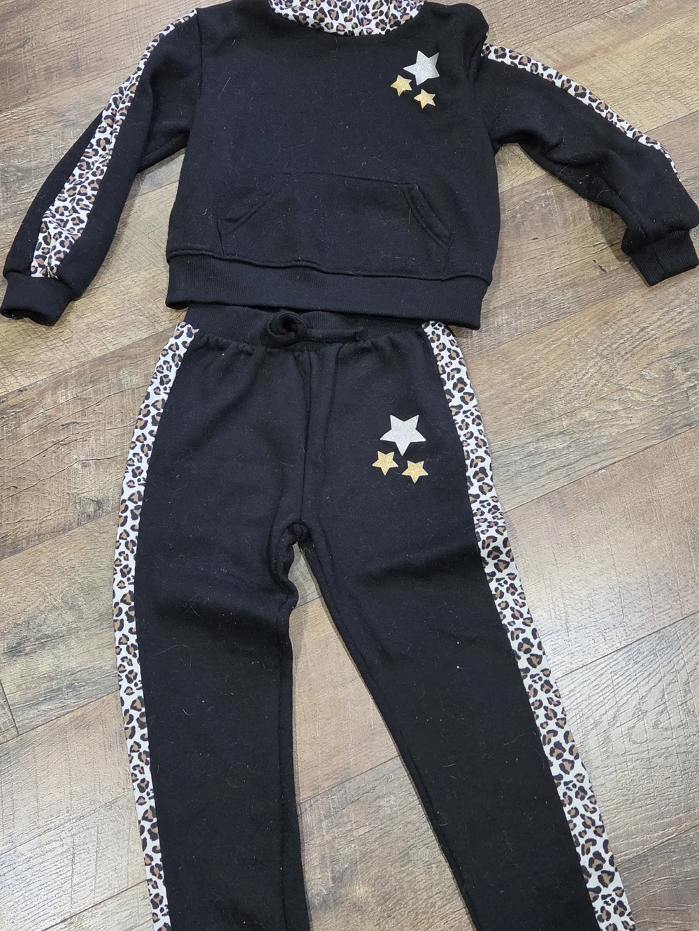 Black Leopard-Trim Kids Matching Set with Star Details